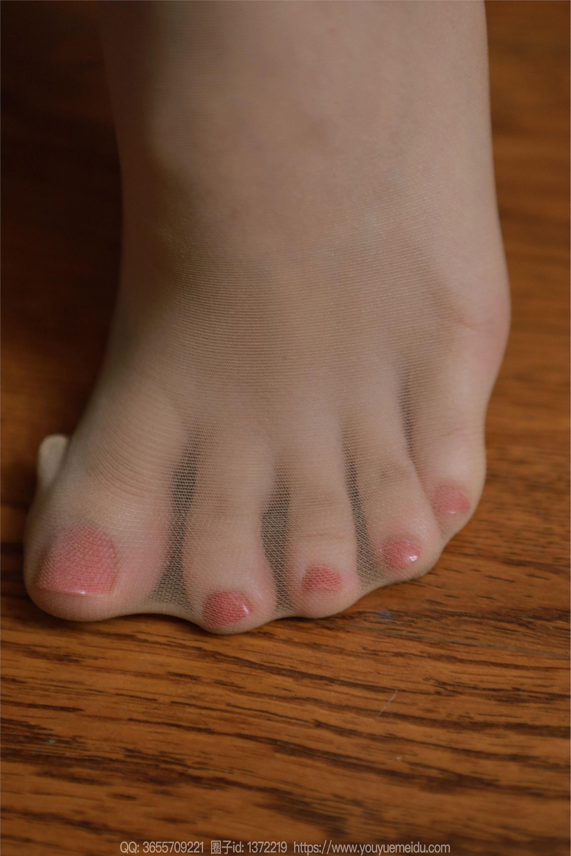 IESS异思趣向  2024.08.12 丝享家 1817 团团《长腿档案员》（上）